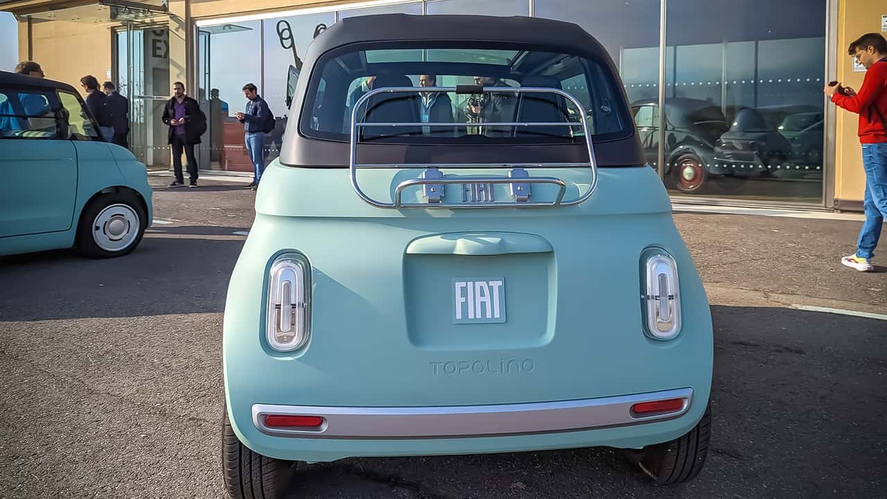 Signature lumineuse arrière Fiat Topolino électrique